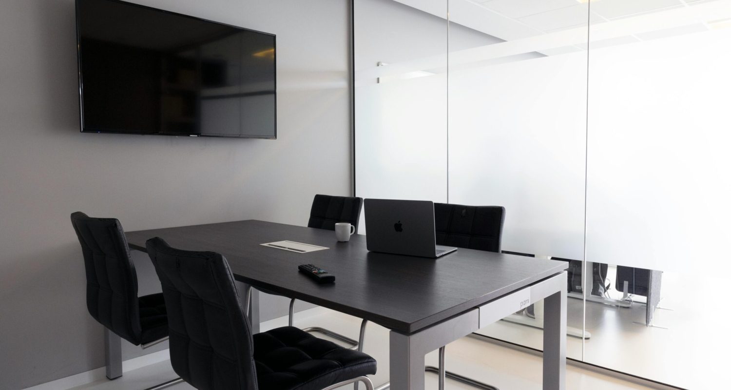 pexels-vizito-visitor-management-system-297236022-13323677